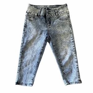 BAMBOO acid wash Capri below the knee skinny jean